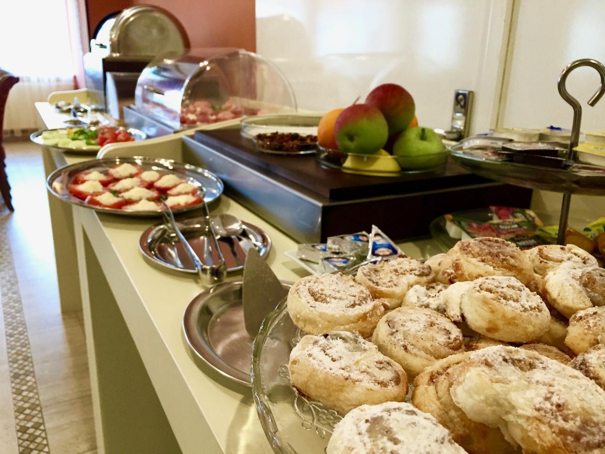 Boutique Hotel Diama Mratin Экстерьер фото