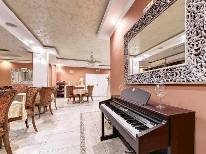 Boutique Hotel Diama Mratin Экстерьер фото